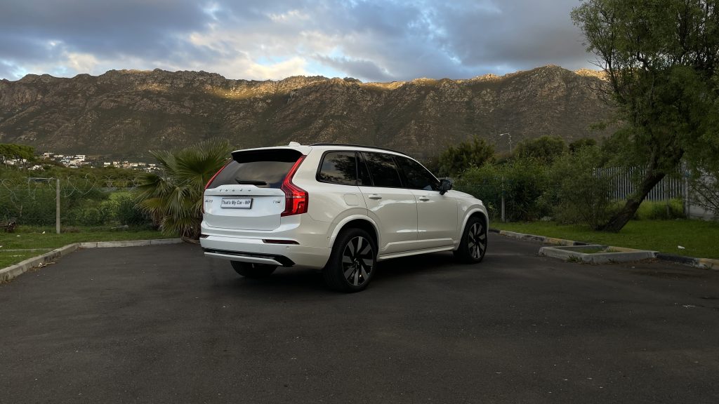2025 Volvo XC90 T8 Recharge Ultra Dark AWD